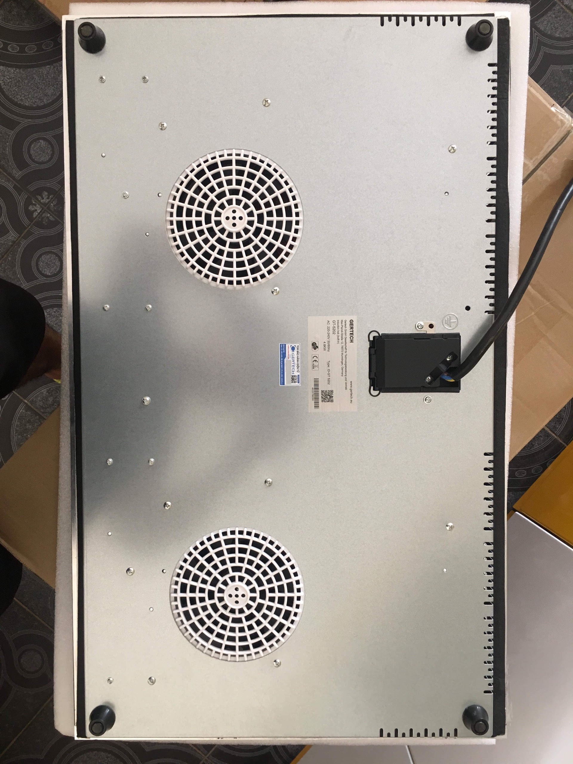 bụng Bếp từ Gertech GT 5202