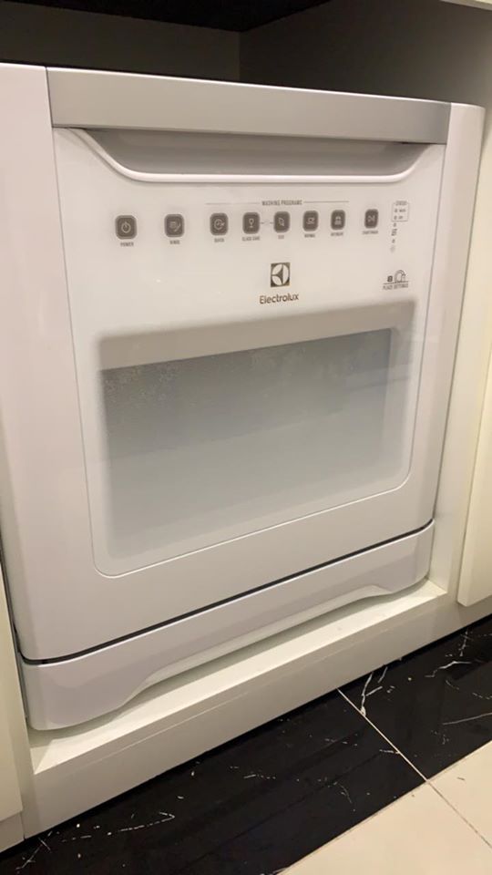 máy rửa bát Electrolux 8 bộ